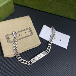 Bracciale rigido placcato in oro placcato in argento Famoso designer di lettere di marca Bracciali in materiale di rame di alta qualità Amanti Gioielli di Natale Regalo per feste