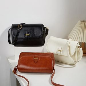 2023 Primavera/Verão Nova Bolsa Feminina Cera de Óleo Couro Pasta Vintage Moda de Alta Qualidade Versátil Bolsa de Um Ombro Transversal Pequena Bolsa Quadrada