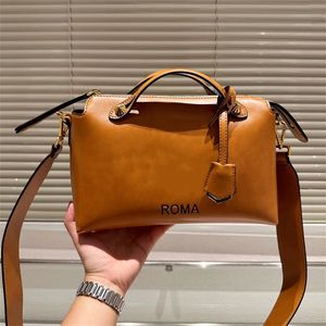 2023 Kadın Boston Omuz Çantaları Tasarımcı Çanta Lüks Crossbody Bag Lady Çanta Yastığı Seyahat Tohumları Deri Kabposlar Mektubu 5a