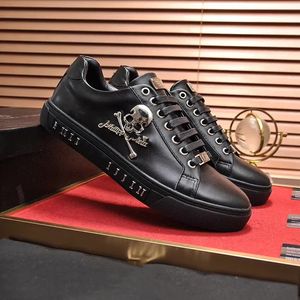 Mens Leather Casual shoes Trainer Metal decoration Men Genuine Designer brand leathers Joining together fashion Sneakers with Calf Color matching 2023