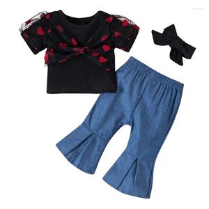 Kleidungssets für Kleinkinder, Mädchen, Freizeithosen, Outfits, kurze Ärmel, Herzdruck, Patchwork, schwarzes T-Shirt, langes Flare-Bogenknoten-Stirnband-Set