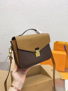 2023 Shoulder Bags All-match Messenger Women Handbag Underarm Flap High Quality Crossbody Leather Shopping Designer Wallet 1027