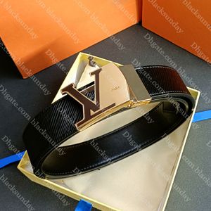 Designer Gold Letter Buckle Belt Luxury Men Leather Smooth Buckles Cinture per jeans Leisure 38mm Wide Waistband Business