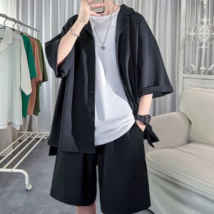 Herrspårspår koreansk stil set skjorta shorts solid kort ärm topp matchande botten sommarmode överdimensionerade kläder män 230724