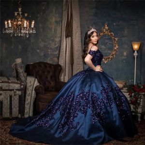 Granatowy z ramion sukni piłki sukienka księżniczka stłumiona sukienki quinceanera cekinowe słodkie 16 15 styl