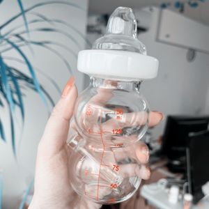 Heady Baby Bottle Mini Bong in vetro Manico Narghilè Pipa ad acqua con cupola e chiodo 14 mm Giunto