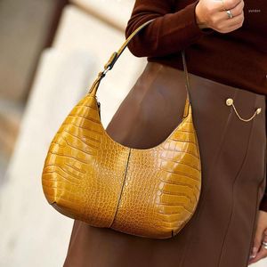 Borse da sera Borsa da donna Strato superiore in pelle bovina di alta qualità Spalla di moda europea e americana a mezzaluna di grande capacità