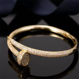 50% di sconto Braccialetti per unghie Polsino da donna Placcato oro 18 carati Bracciale con diamanti pieni Gioielli per regalo amante Taglia 16 5cm Con scatola spinner232r