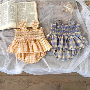 Set di abbigliamento 2 pezzi Summer Baby Girls Plaid Print Top Pantaloncini Set nato senza maniche in tessuto elasticizzato Sling Pane corto