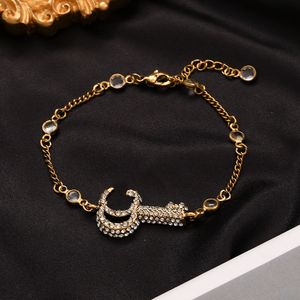 Designer Diamond Letter Bracelet Designer Charm Bracelet 18K Gold Plated Love Luxury New Jewelry Engagement Wedding Party Bracelet Gift