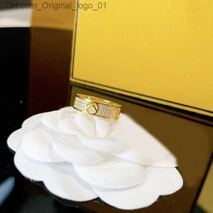 Anéis de banda Love Ring Gold Luxurys Designers Letter Pearl F Rings Women Men Wedding Noivado Jewelry Size 6 7 8 With Box 2211045Z Z230725
