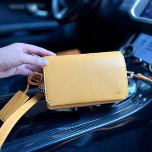 Herren-Minitasche, Herrentasche, Umhängetasche, Umhängetaschen, Handtasche, Überschlagtasche, Geldbörse, Clutch-Taschen, Handtasche, genarbtes Leder, magnetische Schnalle, Stofffutter, mehrere Farben, Gepäcketikett