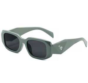 Modedesigner Sonnenbrille Klassische Brille Goggle Outdoor UV400 Strand Sonnenbrille für Mann Frau 12 Farbe Optionale dreieckige Signatur
