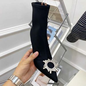 2023 Amina Muaddi Boots Womens High Heel Boots Fashion Designer Rhinestone Button Stretch Boot Pointed Toe Ankel Booty 10cm klackar Kvinnor Combat Booties