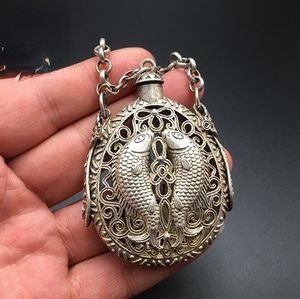 Decorative Objects Figurines Old Tibetan Silver Hand Carved Hollow Out Fish Statue Snuff Bottle Pendant Sachet 230725