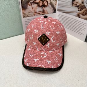 Moda tasarımcı şapkası kadın beyzbol şapkası celins s yerleştirilmiş şapkalar mektup yaz snapback güneşlik kapağı spor nakış casquette plaj lüks şapkalar hh000