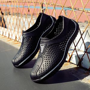 Lässige Herren-Slip-on-Sandalen mit Plateausohle, runder Zehenbereich, rutschfest, trendig, atmungsaktiv, wasserdicht, für den Außenbereich, Sandale 31