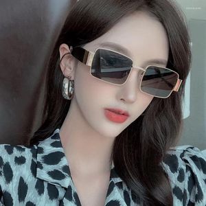 Occhiali da sole Fashion Small Rectangle Women Vintage Brand Designer Square Punk Occhiali da sole Uomo Shades UV400 Eyewear