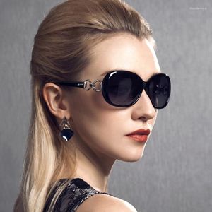 Solglasögon 2023 Vintage Women Brand Designer Sun Glasses For Lunette de Soleil Round Big Frame