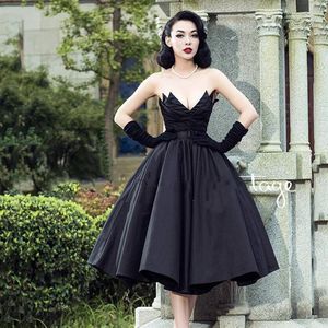 Black Vintage Strapless Evening Dress Ball Gowns Puffy Pleated Custom made Chic Formal Dresses Vestidos de Novia V neck Classic269J