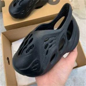 Scarpe per bambini grandi atletica baby slide slitta corridore di ghiottoncini ragazzi scenografo scanalanti di scarpe da scarpe nera sneaker per bambini