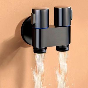 Badrumsvaskar kranar 1in2out Dual Control Wall Mounted Toalett Bidet Sprayer Set mässing 1 i 2 Out Water Divider Angle Dual Control Bath 230726