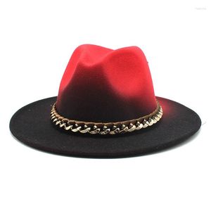 Berretti 2023 Cappello di lusso Cappellino da uomo Cappelli per donna Cowgirl Jazz Elegante Fedora britannica Cerimonia di nozze Cowboy Designer