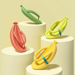 Chinelos engraçados de designer Chinelos de banana de verão para homens e mulheres em casa, sapatos de praia para amantes de sola grossa EVA Slides Casais Sliders de frutas