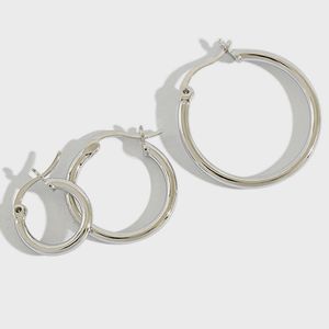 100% REAL 925 Sterling Silver Hoop örhängen för kvinnors trendiga design Small Huggie Geometry Hollow örhängen smycken YME234