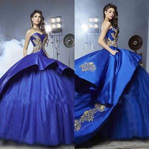 Royal Blue Quinceanera Abiti con ricami in oro Peplo Ball Gown Masquerade Sweety 16 Girls Prom Dress268d