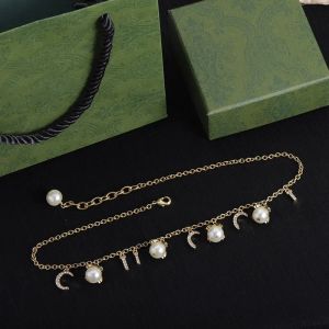 Designer halsband lyxiga halsband för kvinnor hänge halsband pärlhalsband bokstäver guld halsband europeiska och amerikanska mode