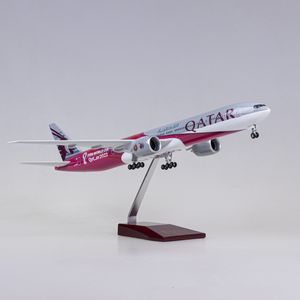 Aeronave Modle 47CM 1 157 Scale Model Qatar Airways 777 Airliner Com Light Football Diecast Resin Aircraft Collection Display Toys Gift 230725