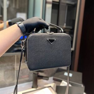 Briefcases Women Messenger Bags Luxury Designer Brand Chains Bag Fashion Shoulder Classic Handbags Lady Ladies Phone Postman Wallet Metallic 2307267pe