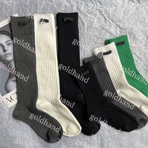 Damensocken, Designer-Luxus-Baumwollstrümpfe, hochwertige, bequeme Knie-Markensocken mit schwarz-weißer Streetwear