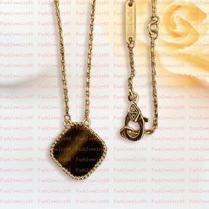 Pendanthalsband Nya klassiska modehängen halsband för kvinnor eleganta 4Four Leaf Clover Locket Halsband Högkvalitativ chokerkedjor Designer Jewe VJQ3