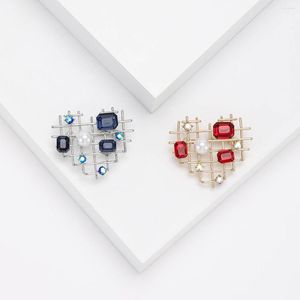 Brooches Female Fashion Red Blue Crystal Heart For Women Luxury Yellow Gold Silver Color Alloy Small Pearl Brooch Safety Pins