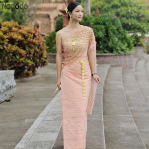 Etnik Giyim 2023 Yaz aylarında kadınlar askısız şal üst ve etek beş parçalı set uzun ao dai thai elbise pha sin geleneksel Vietnamca