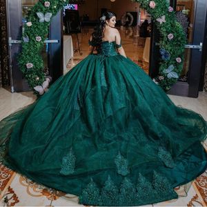 Emerald Green Shiny Off the Shoulder Appliciques Ball Gowns Quinceanera Dresses Pärled Applique Lace Vestidos de 15 Anos