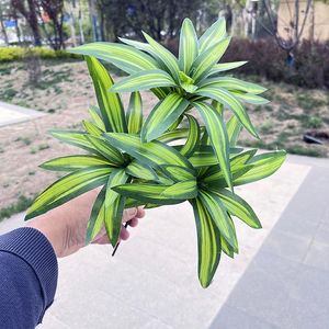 Decorative Flowers El Fake Flower Green Plants Artificial Lily Branch Leaf Plastic Simulation Plant Mall Holiday Party Decoration Poted No