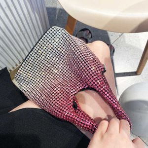 Lüks Rhinestone Debriyaj Çanta Partisi Kadın Çanta Shinny Rhinestone Crossbody Tasarımcı Yemeği Kova Çantası