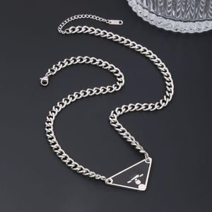 Halsband Mens Silver Chain Designer Halsband för män Kvinnor Män kedja halsband Inverterat triangel mode för kvinnans designers märke smycken nyår julklapp