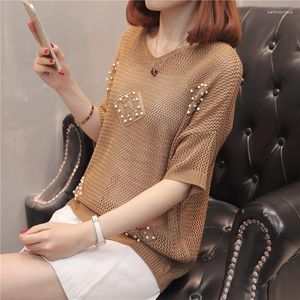 Kvinnors tröjor Fairy Fashion Western Style Medium Sleeve T-shirt 2023 Summer Loose Cut-Out V-Neck Pearl Net Shirt Blus