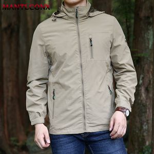 Jaquetas masculinas MANTLCONX blusão à prova d'água militar tático com capuz casaco primavera masculino verão roupas masculinas 230725
