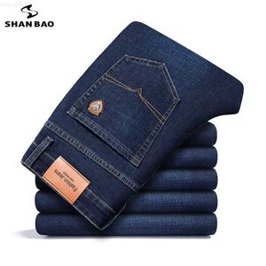 Jeans masculino SHAN BAO outono inverno ajustado em linha reta denim estiramento estilo clássico distintivo jovem calças jeans casuais de negócios masculinas 211009 L230726