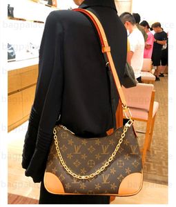 2023 Designerpåse Högkvalitativ Crossbody Black Brown Chain Bags Luxury Woman Handväska axelväskor Designers Women Luxurys Handväskor Dhagte Bag Handväskor Blomma