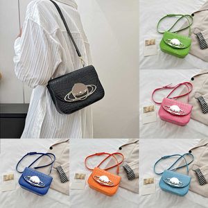 Vivi Designer Torby High-end damskie siodełka Western Cesarzowa torba na ramię stałą kolorową torbę dla kobiet na ramię Crossbody 230615