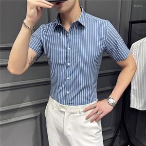 Camisas casuais masculinas 2023Summer Traceless Striped Sleeve Short Shirt Estilo Britânico Slim Fit Business Dress Social Streetwear Men Clothing