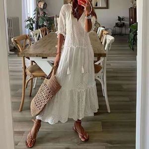 Grundläggande avslappnade klänningar Vit maxi Summer Dress Elegant Short Sleeve Hollow Out Bohemian For Women Loose Fit V Neck sundress Vestidos 230726