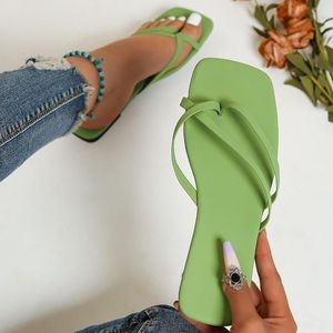 Hausschuhe Große Größe Quadratische Zehe Niedrige Schuhe Dame Flache Gummi Flip-Flops Rutschen Mädchen Hawaiian PU Hoof Heels Stoff Rom weibliche