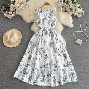 Gentle and retro style sleeveless round neck with a waistband that looks slimmer medium length A-line ink painting printed vest dress